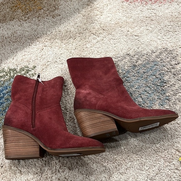 Lucky Brand Sarey boot maroon NWT - Picture 3 of 10